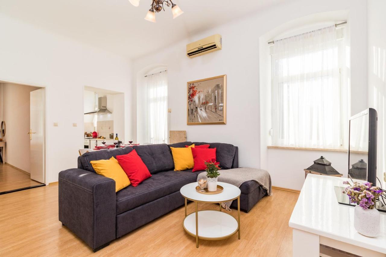 Apartman Lussi Pula Exterior foto