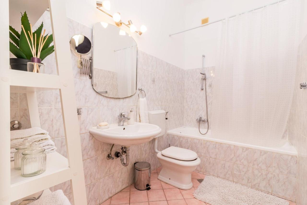 Apartman Lussi Pula Exterior foto