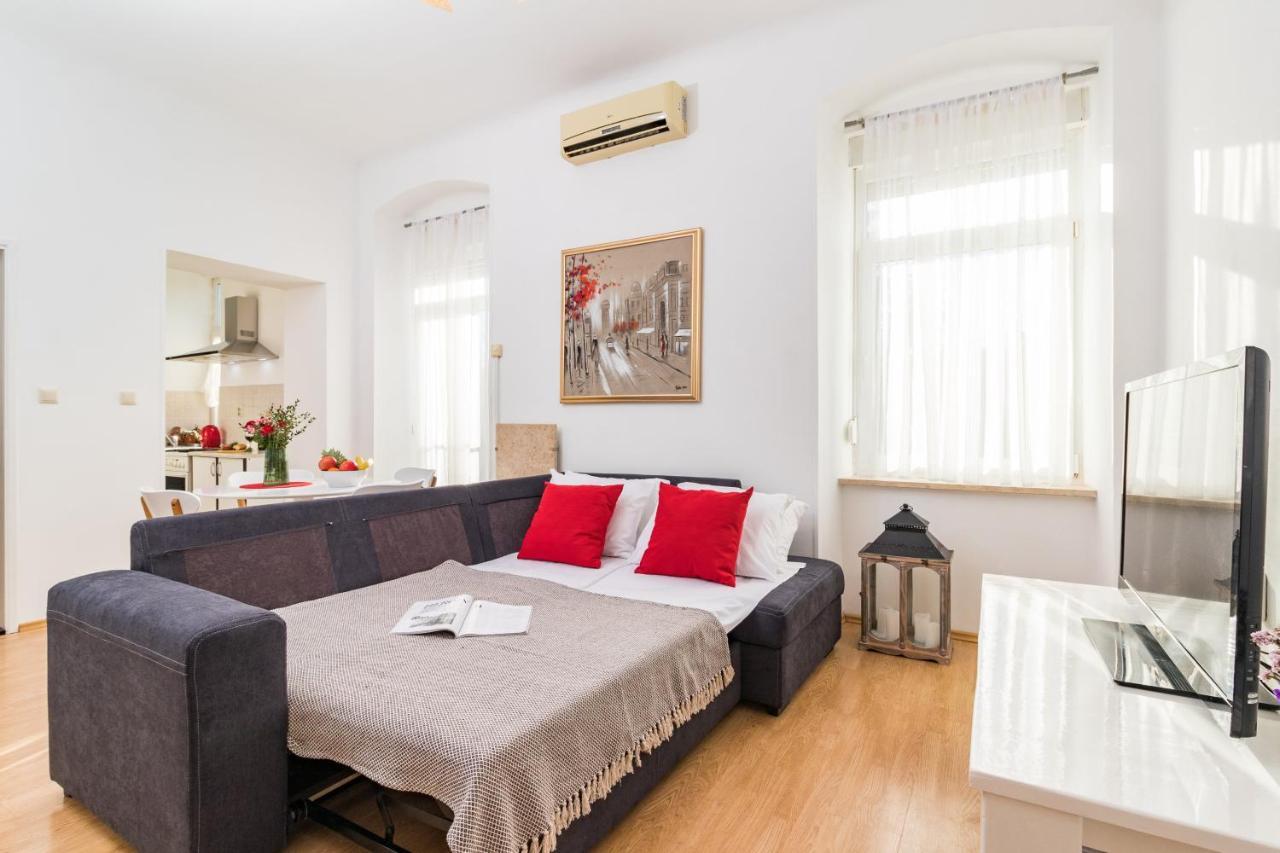 Apartman Lussi Pula Exterior foto