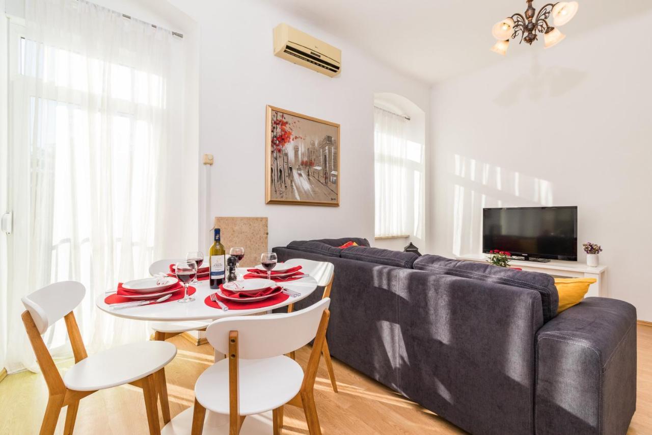 Apartman Lussi Pula Exterior foto