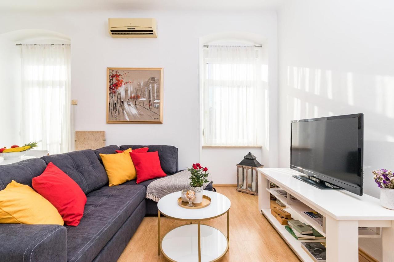 Apartman Lussi Pula Exterior foto