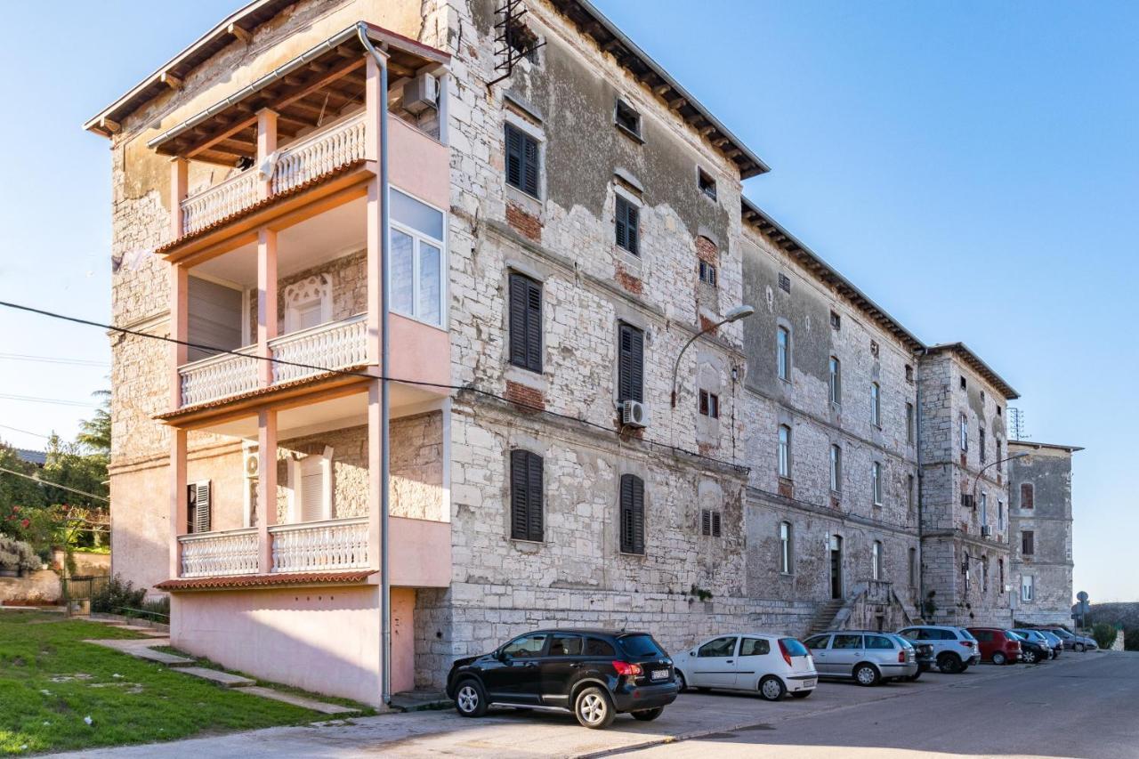 Apartman Lussi Pula Exterior foto