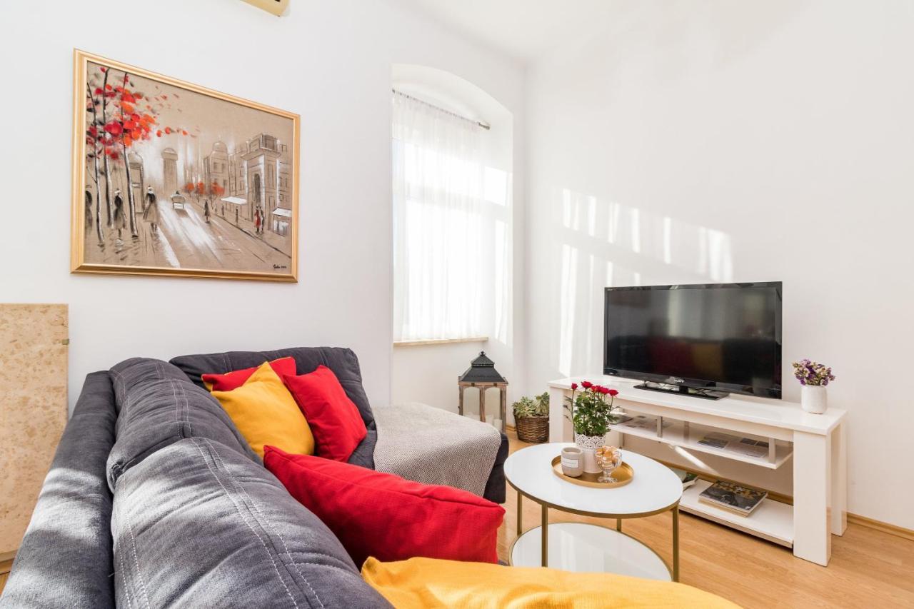 Apartman Lussi Pula Exterior foto