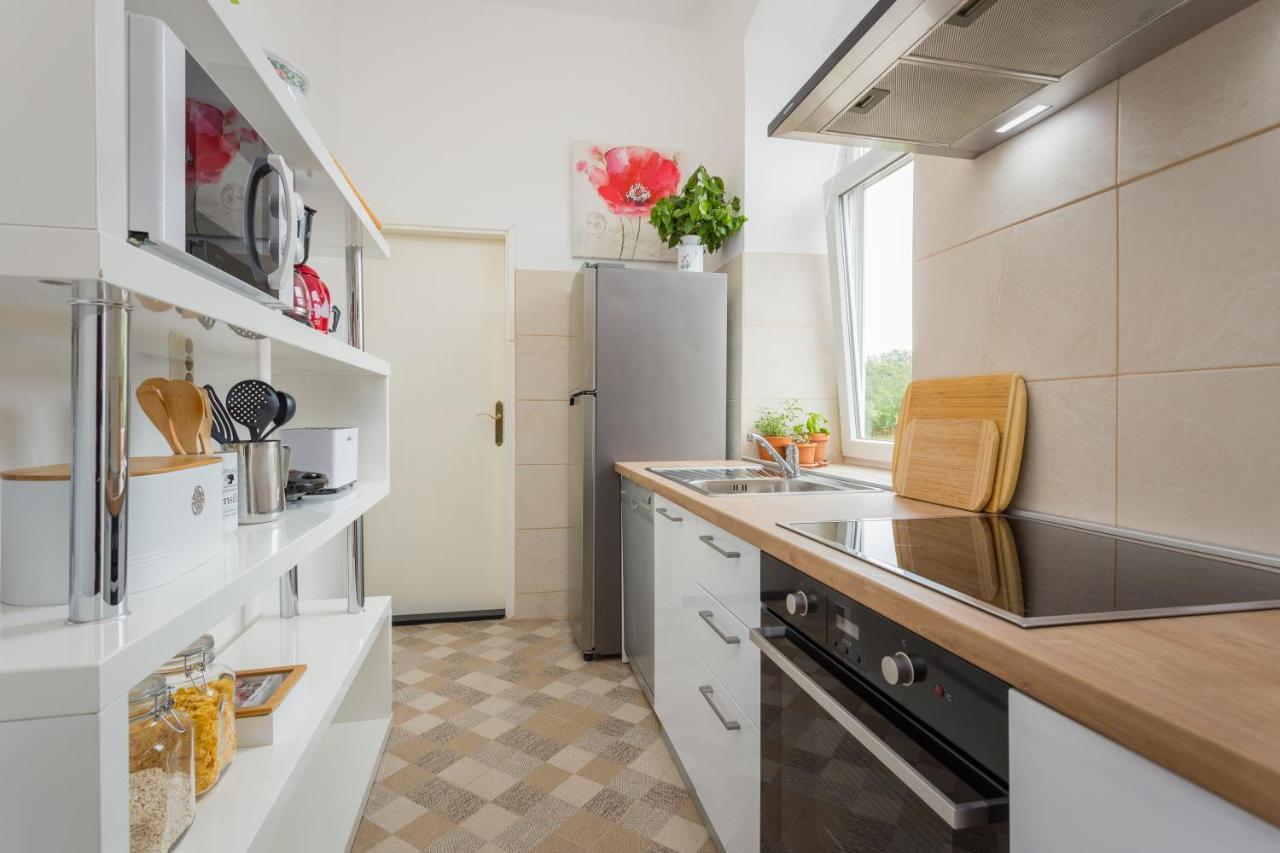 Apartman Lussi Pula Exterior foto